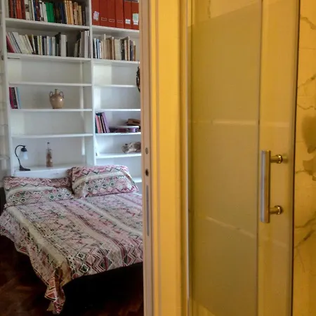 Luminosa Vista Piramide Róma